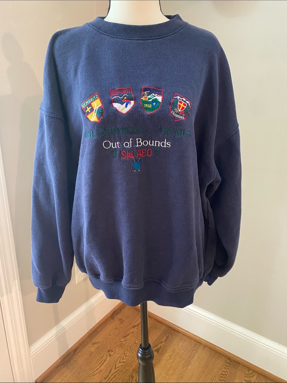 Vintage American Eagle Outfitters embroidered ski crew sweatshirt XL cotton navy